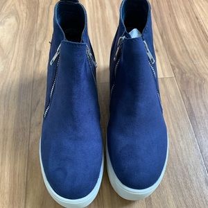 Soda stacked sneakers